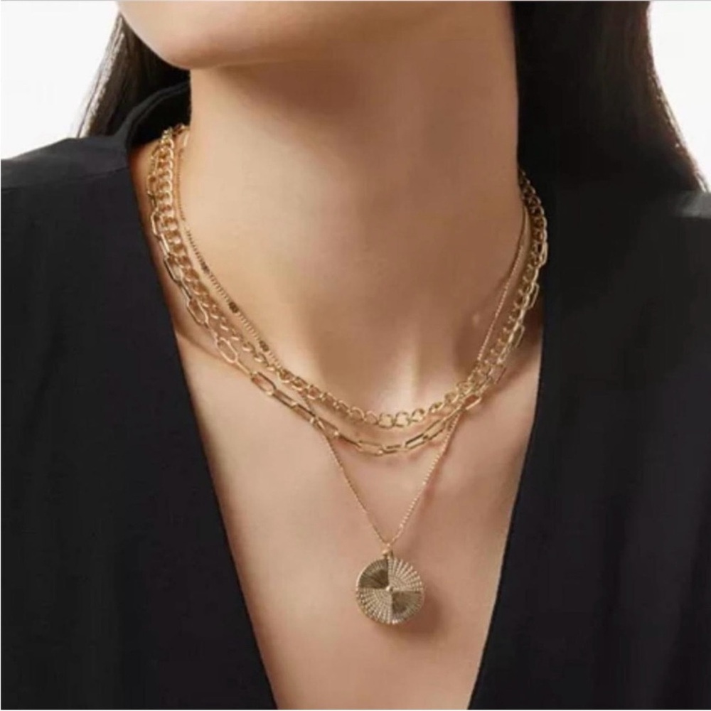 Layered Gold Chain Necklace Set with Sunburst Pendant